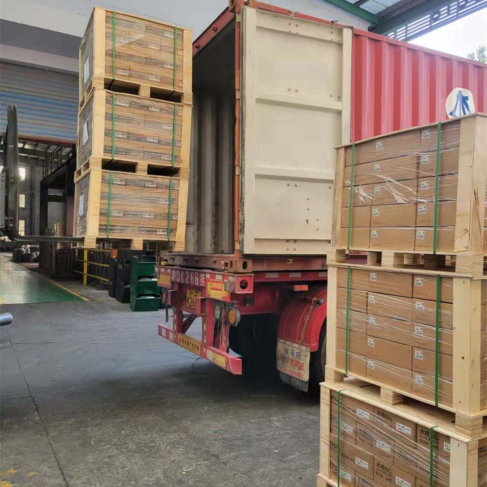 A Batch Of Screw Products Required By Japanese Customers Are Being Packed And...